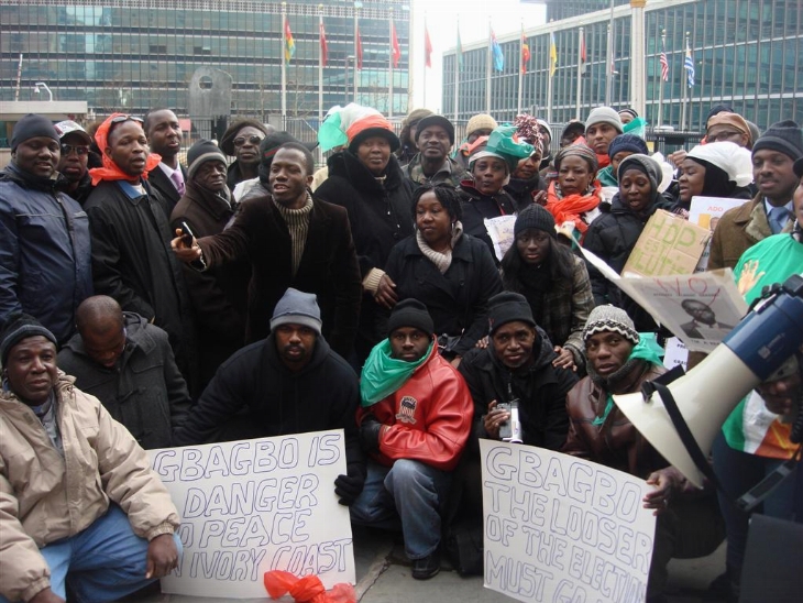 Tentative de confiscation du pouvoir par l`ex-président Laurent Gbagbo : La diaspora africaine manifeste devant la Maison Blanche et demande à Obama d`agir